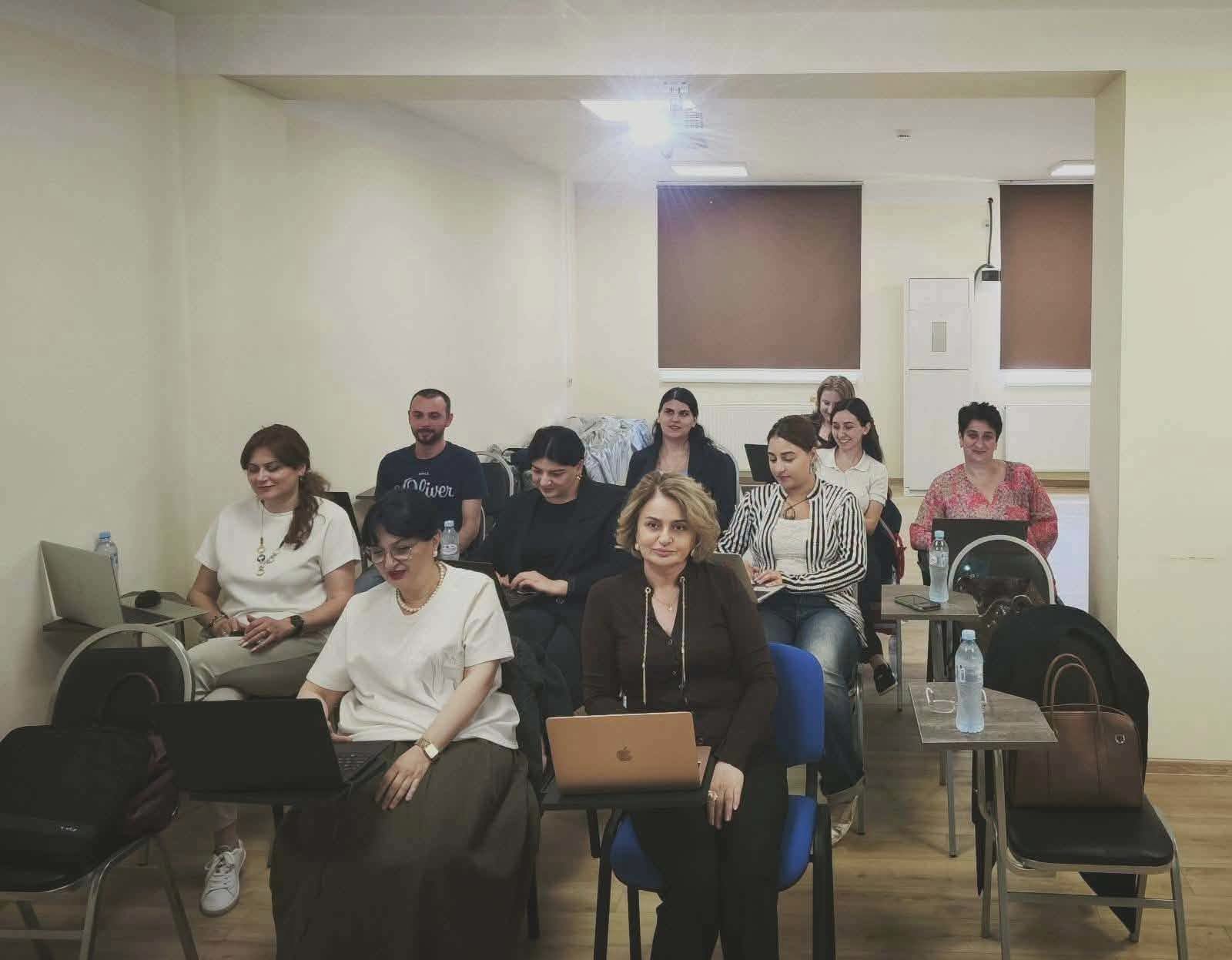 პროფესიული განატლების მასწავლებელთა ტრენინგები(სწავლება/შეფასების მეთოდები)