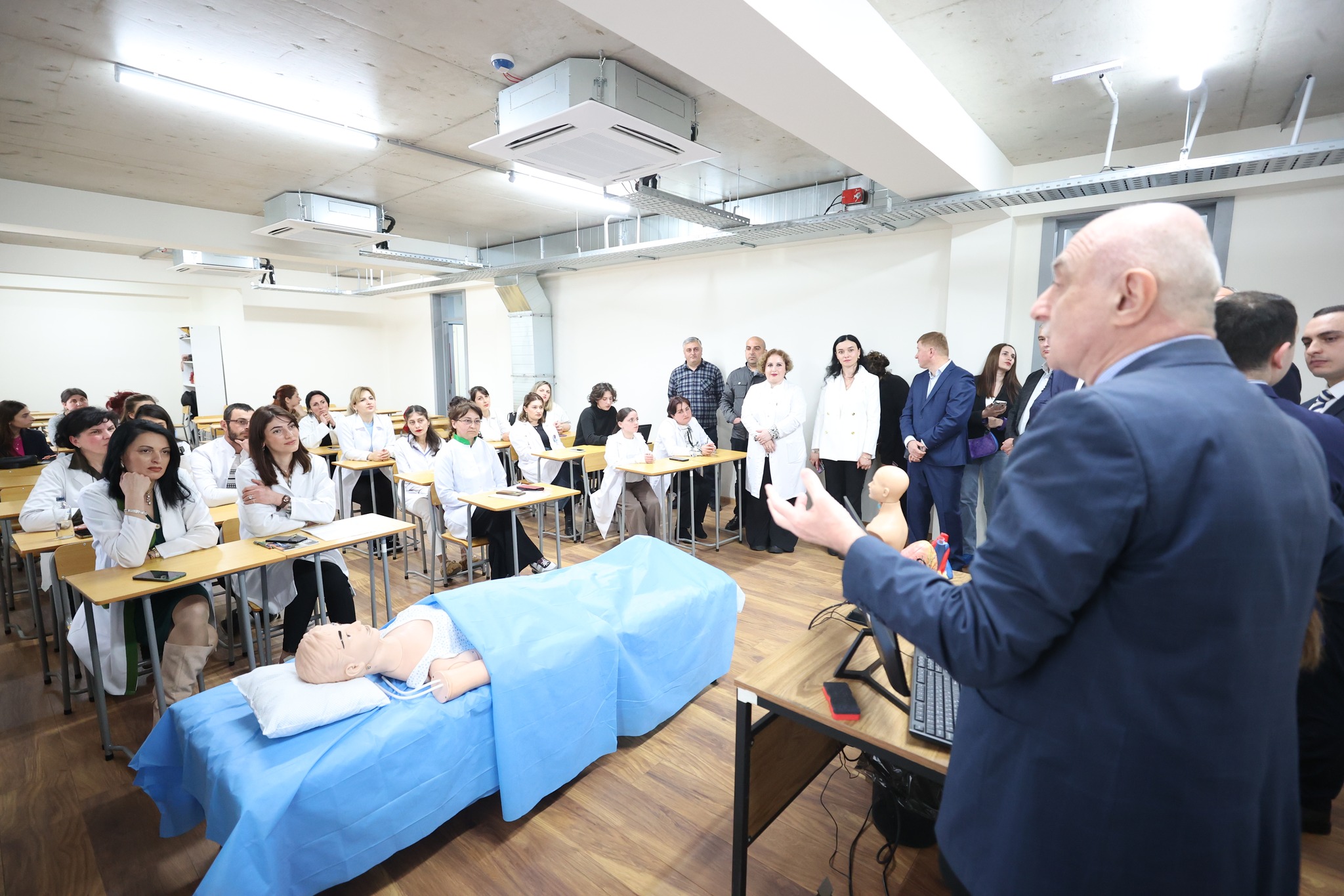 საქართველოს პარლამენტის განათლების, მეცნიერებისა და ახალგაზრდულ საქმეთა კომიტეტის წევრების  გასვლითი კომიტეტის სხდომა BTA- საჩხერის განყოფილებაში