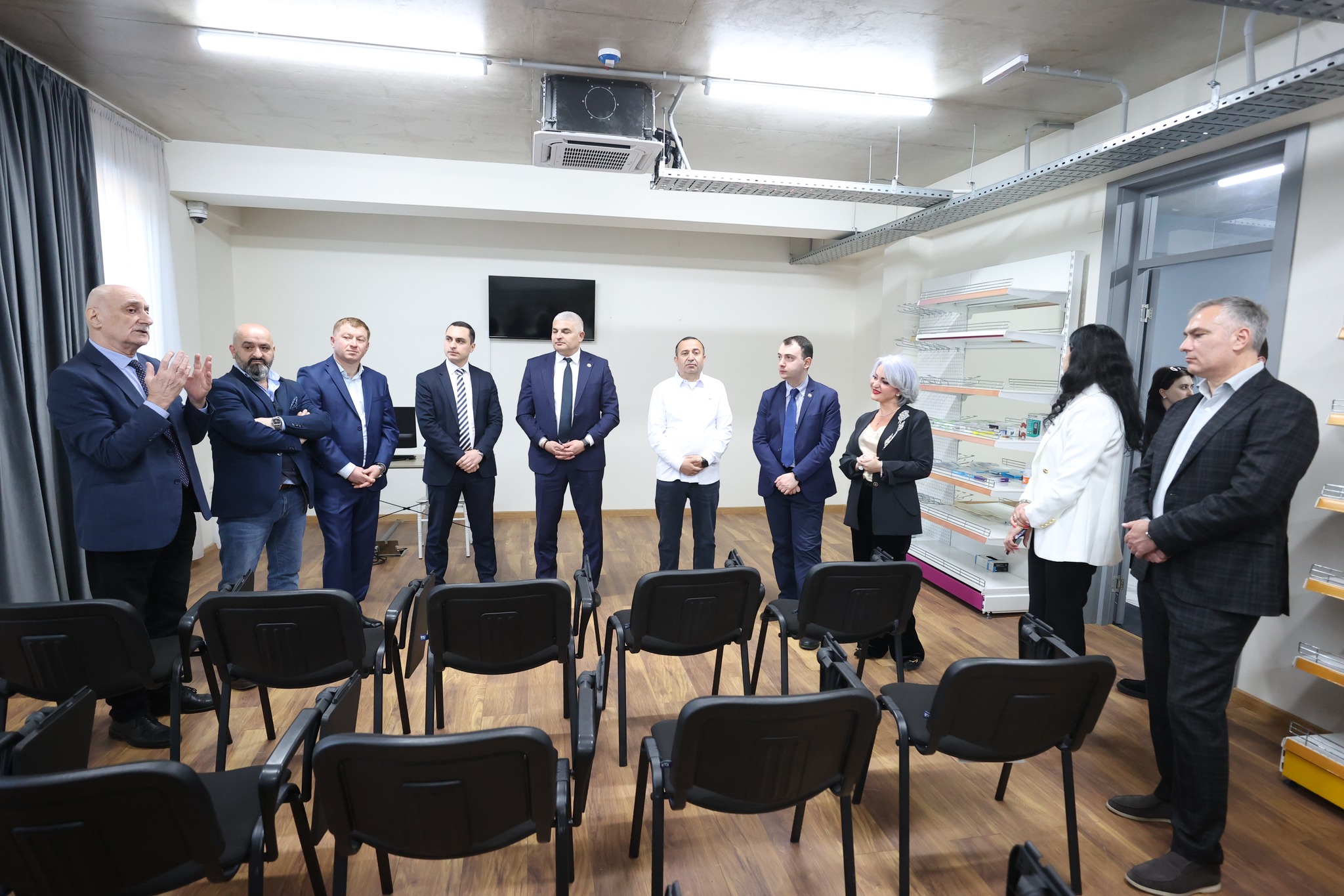 საქართველოს პარლამენტის განათლების, მეცნიერებისა და ახალგაზრდულ საქმეთა კომიტეტის წევრების  გასვლითი კომიტეტის სხდომა BTA- საჩხერის განყოფილებაში