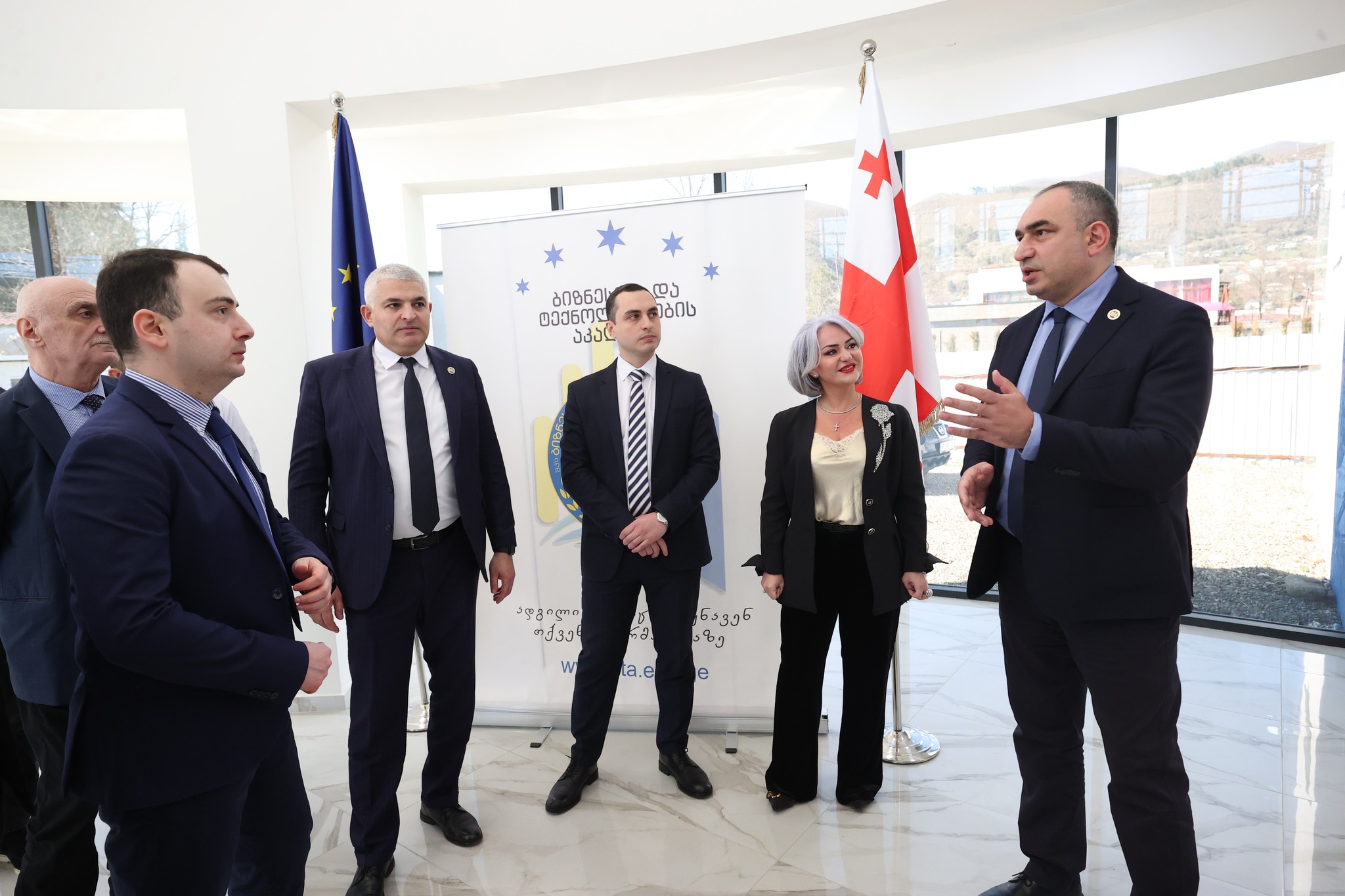 საქართველოს პარლამენტის განათლების, მეცნიერებისა და ახალგაზრდულ საქმეთა კომიტეტის წევრების  გასვლითი კომიტეტის სხდომა BTA- საჩხერის განყოფილებაში